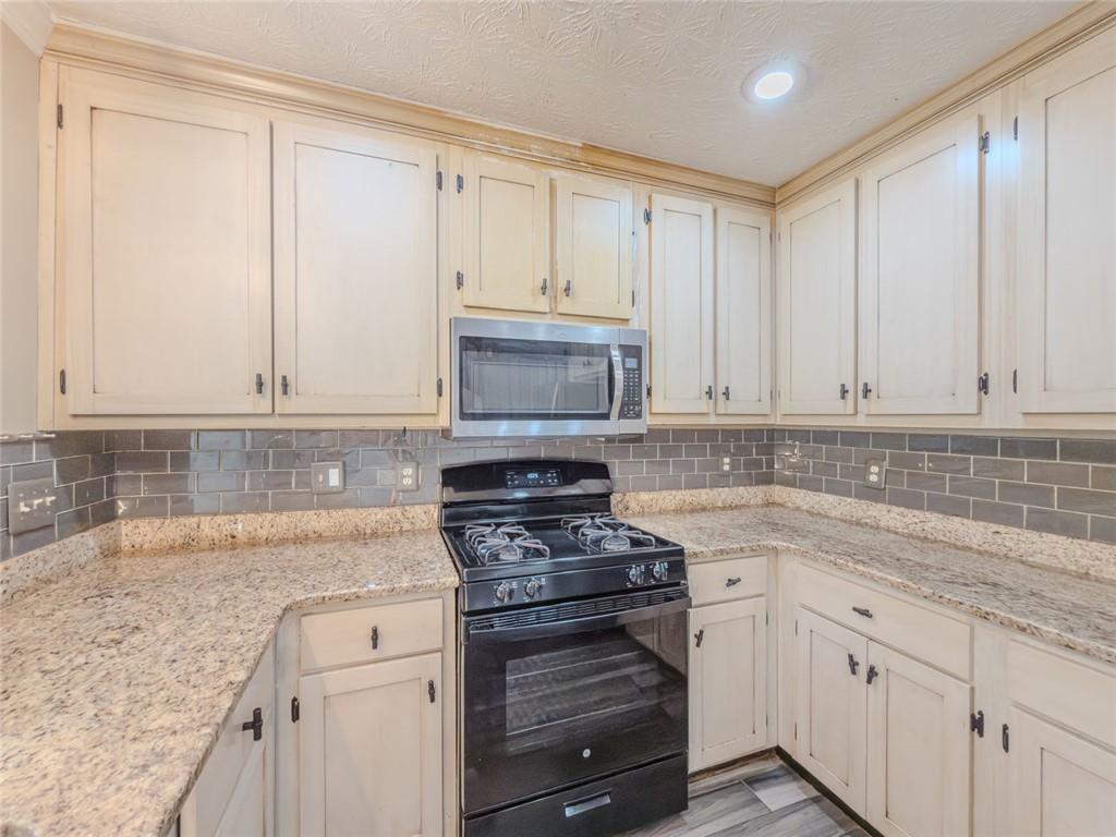 2092 Plantation Road Lawrenceville, GA 30044 - Photo 15 of 54
