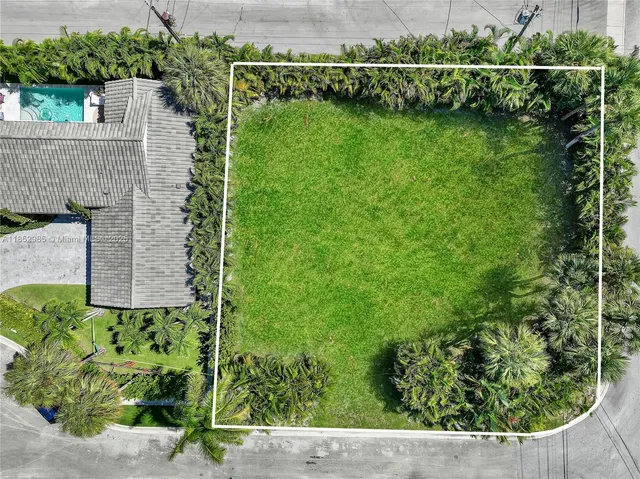 $580,000 | 7 Lakeside Palms Court, Lake Worth, FL 33460