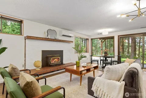 $1,025,000 | 15019 119th Avenue Southwest, Vashon, WA 98070