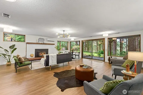 $1,025,000 | 15019 119th Avenue Southwest, Vashon, WA 98070