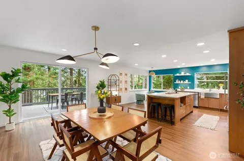 $1,025,000 | 15019 119th Avenue Southwest, Vashon, WA 98070