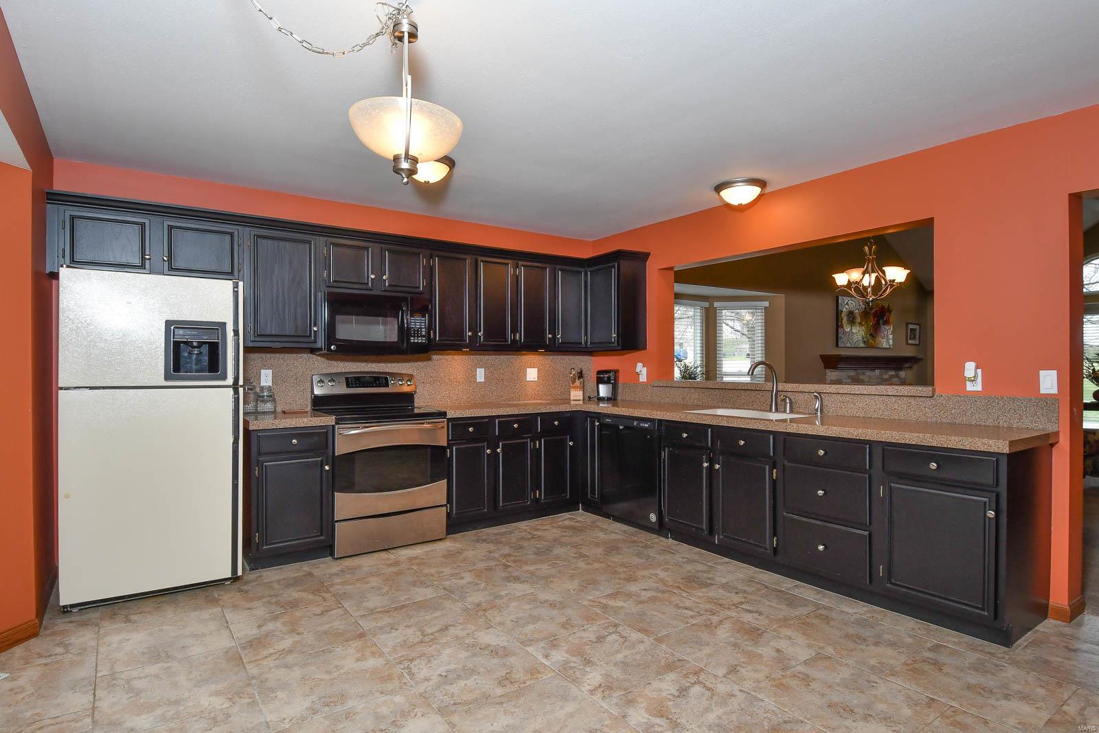 226 Cleta Court Ballwin, MO 63021 - Photo 9 of 45 Gallery Image 9
