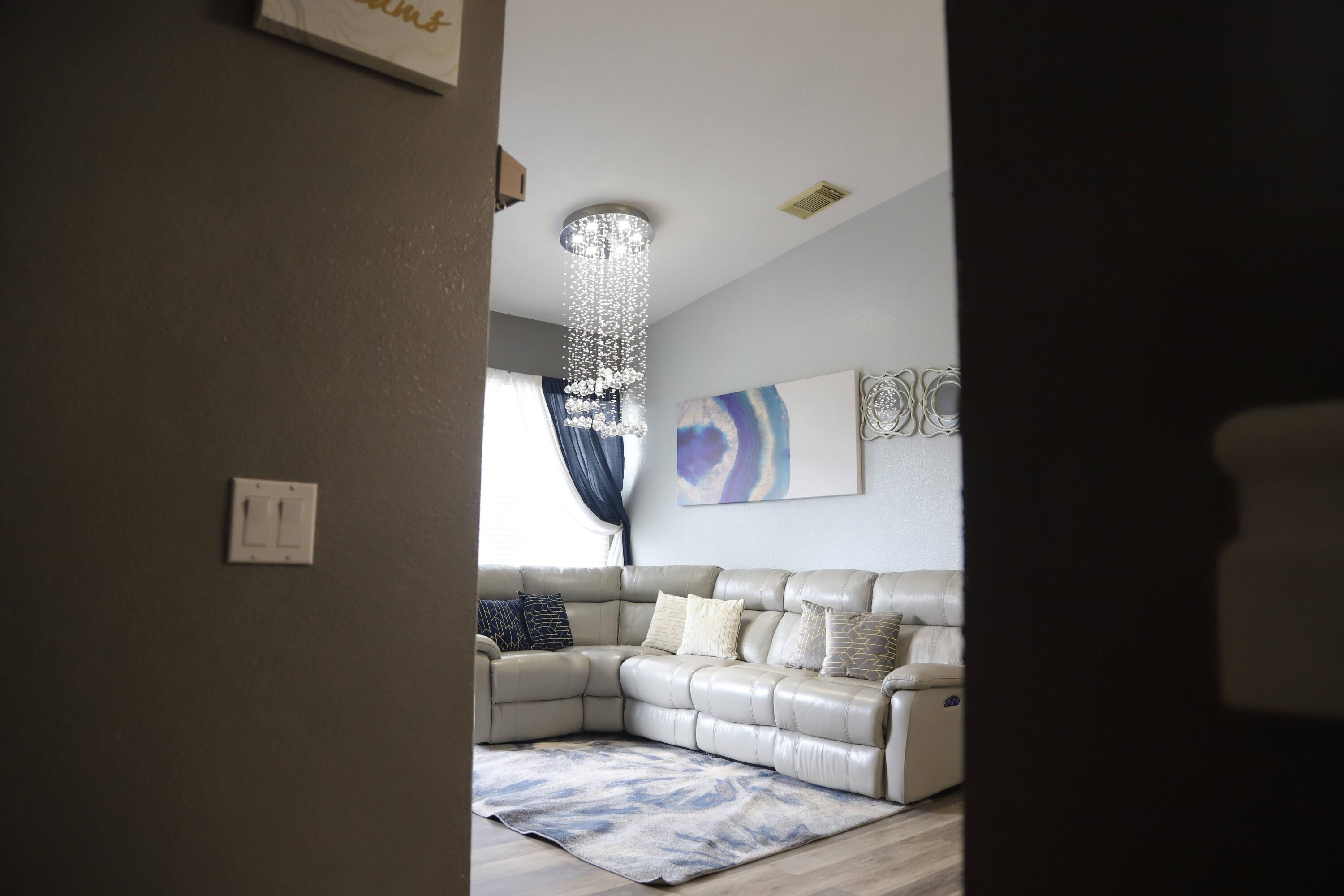 3145 Laurel Ridge Circle Riviera Beach, FL 33404 - Photo 11 of 53 IMG_8885.CR2