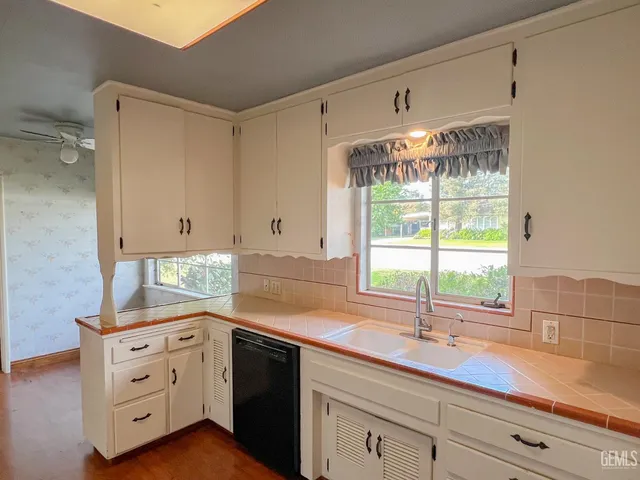 $425,000 | Undisclosed Address, Bakersfield, CA 93301