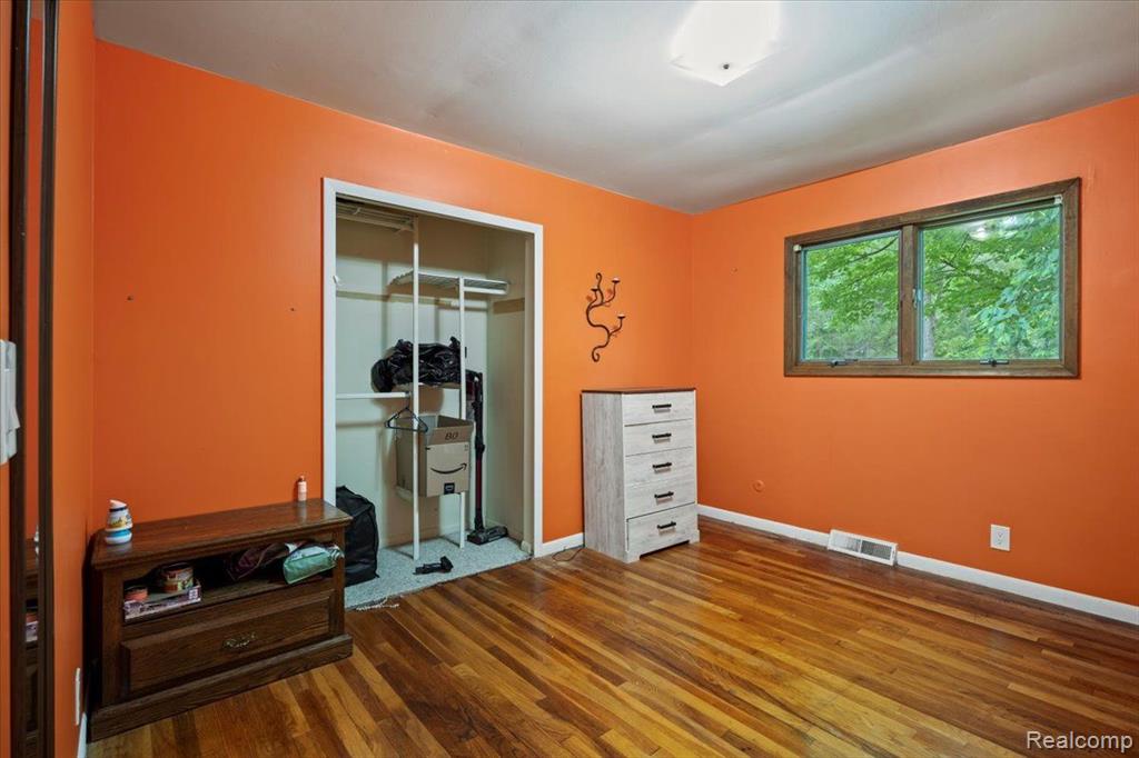 3556 West Drahner Road Oxford, MI 48371 - Photo 25 of 47