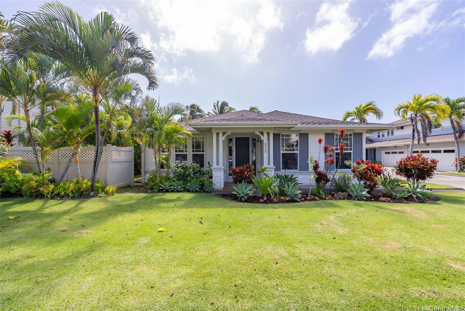 520 Lunalilo Home Road, Unit 315 Honolulu, HI 96825 - Photo 1 of 1 a front view of a house with garden