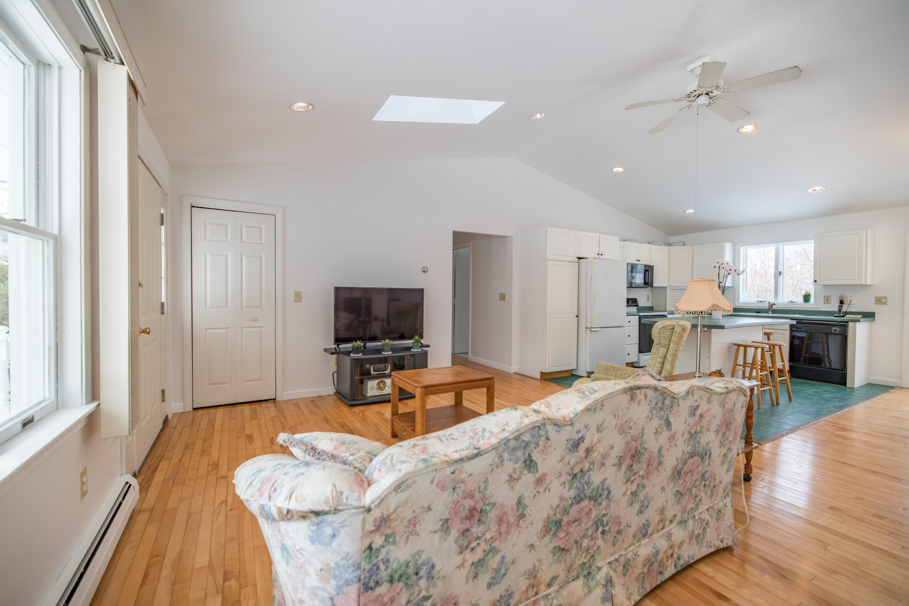 36 Hogan Road Lewiston, ME 04240 - Photo 21 of 39 Living Room