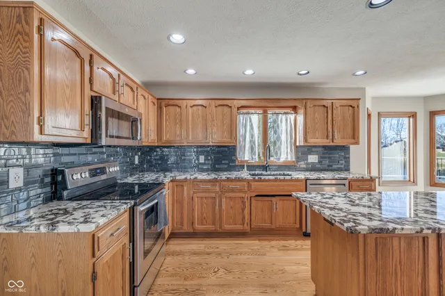 $425,000 | 403 Southcreek Drive North, Indianapolis, IN 46217