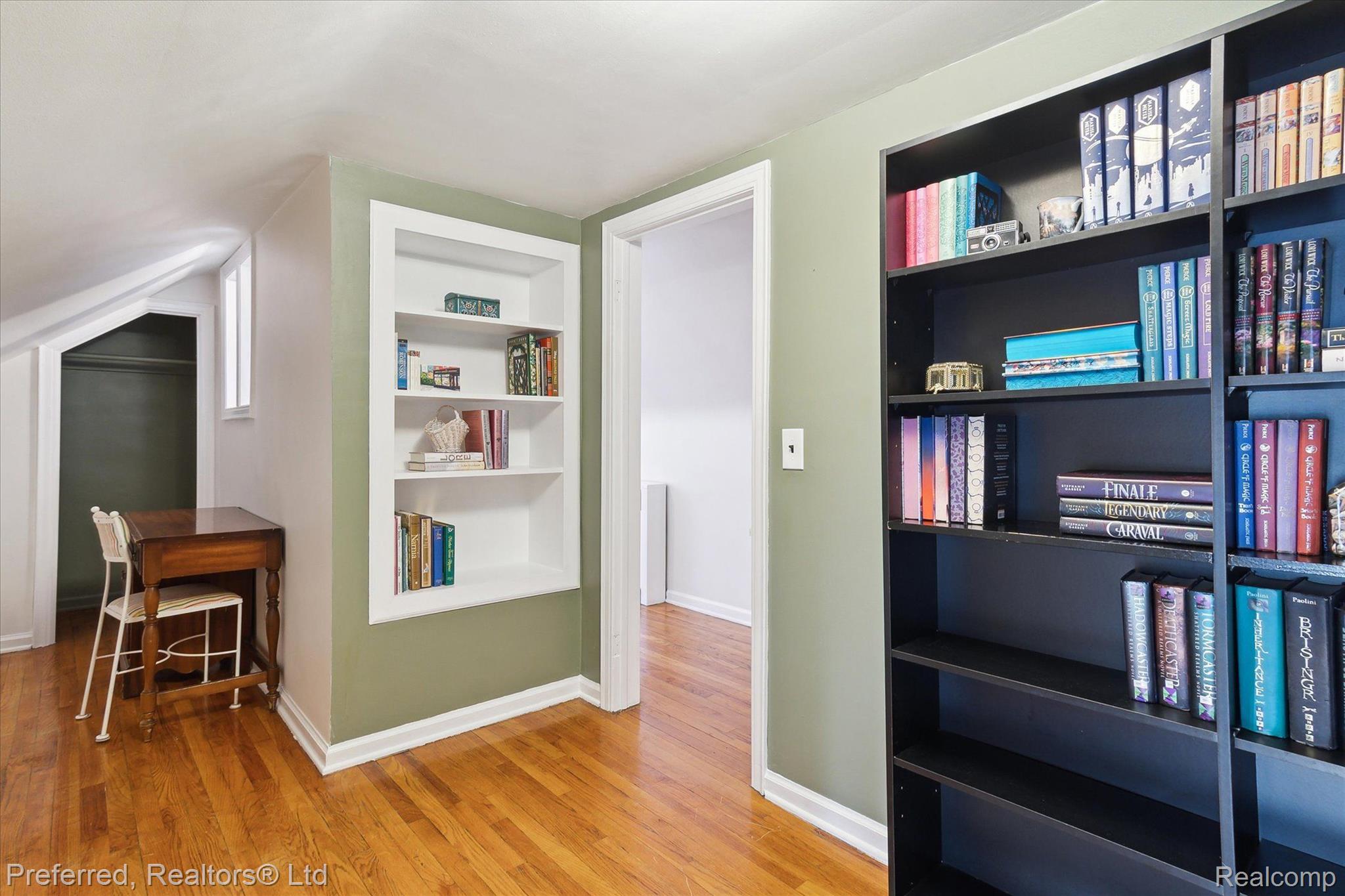 14404 Farmington Road Livonia, MI 48154 - Photo 27 of 47 4th Bedroom or at Home Office