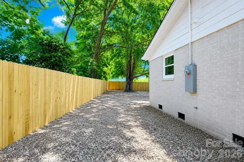 $325,000 | 2513 Westgrove Drive, Charlotte, NC 28208