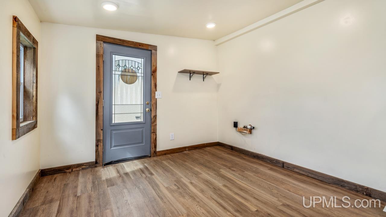 4824 Highway 2 Florence, WI 54121 - Photo 2 of 21