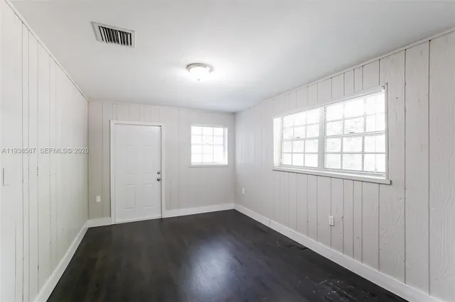 $3,370 | 1315 Northeast 203rd Street, Miami, FL 33179