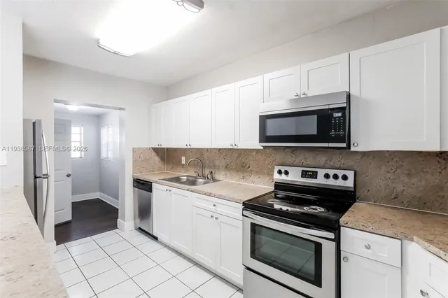 $3,370 | 1315 Northeast 203rd Street, Miami, FL 33179