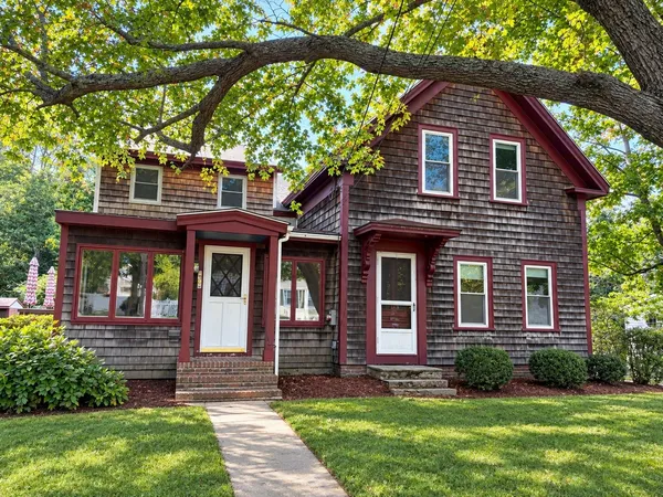 $489,900 | 30 Cottage Street, Medway, MA 02053