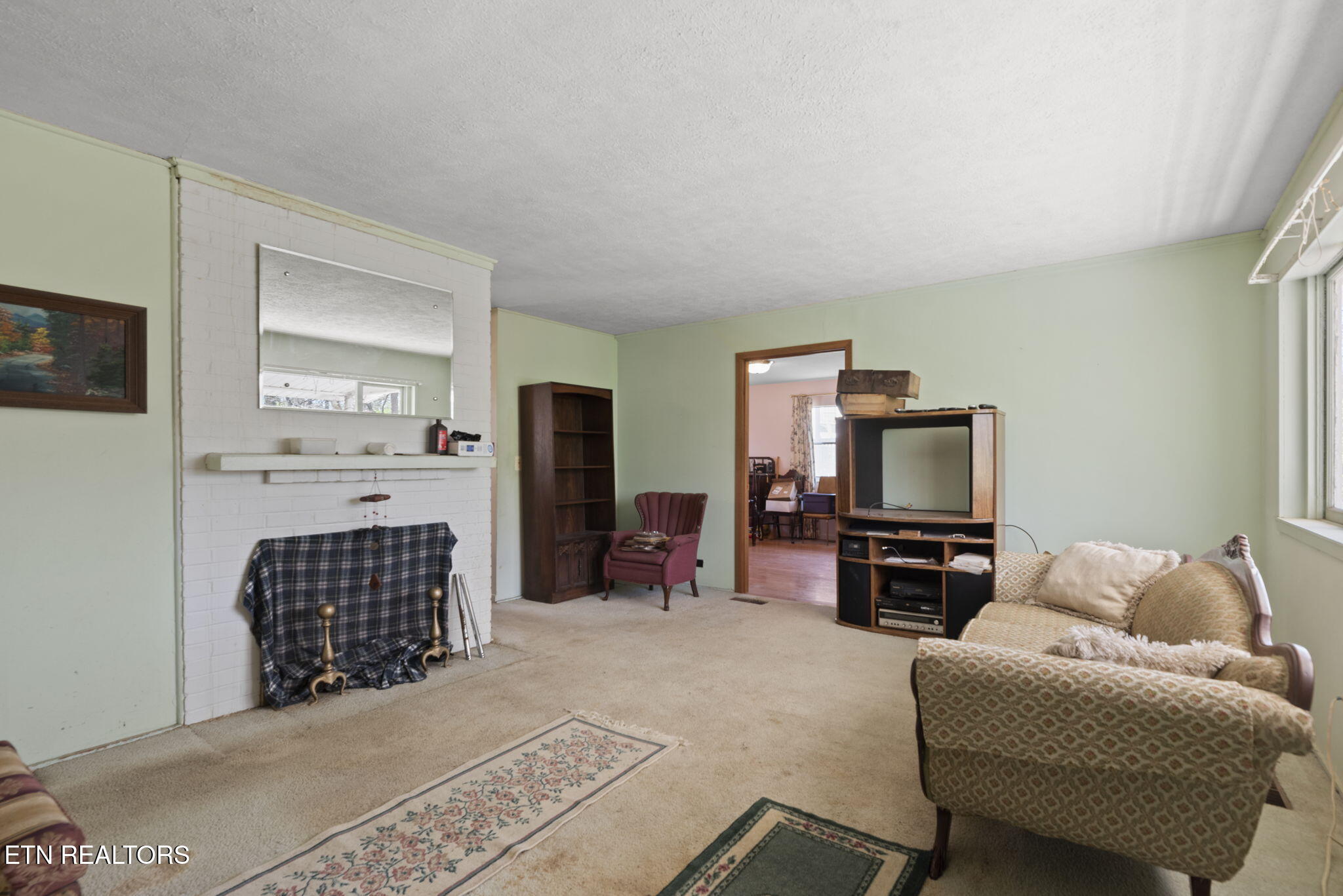 109 West Price Lane Oak Ridge, TN 37830 - Photo 3 of 18 3-web-or-mls-WPrc109 (18)