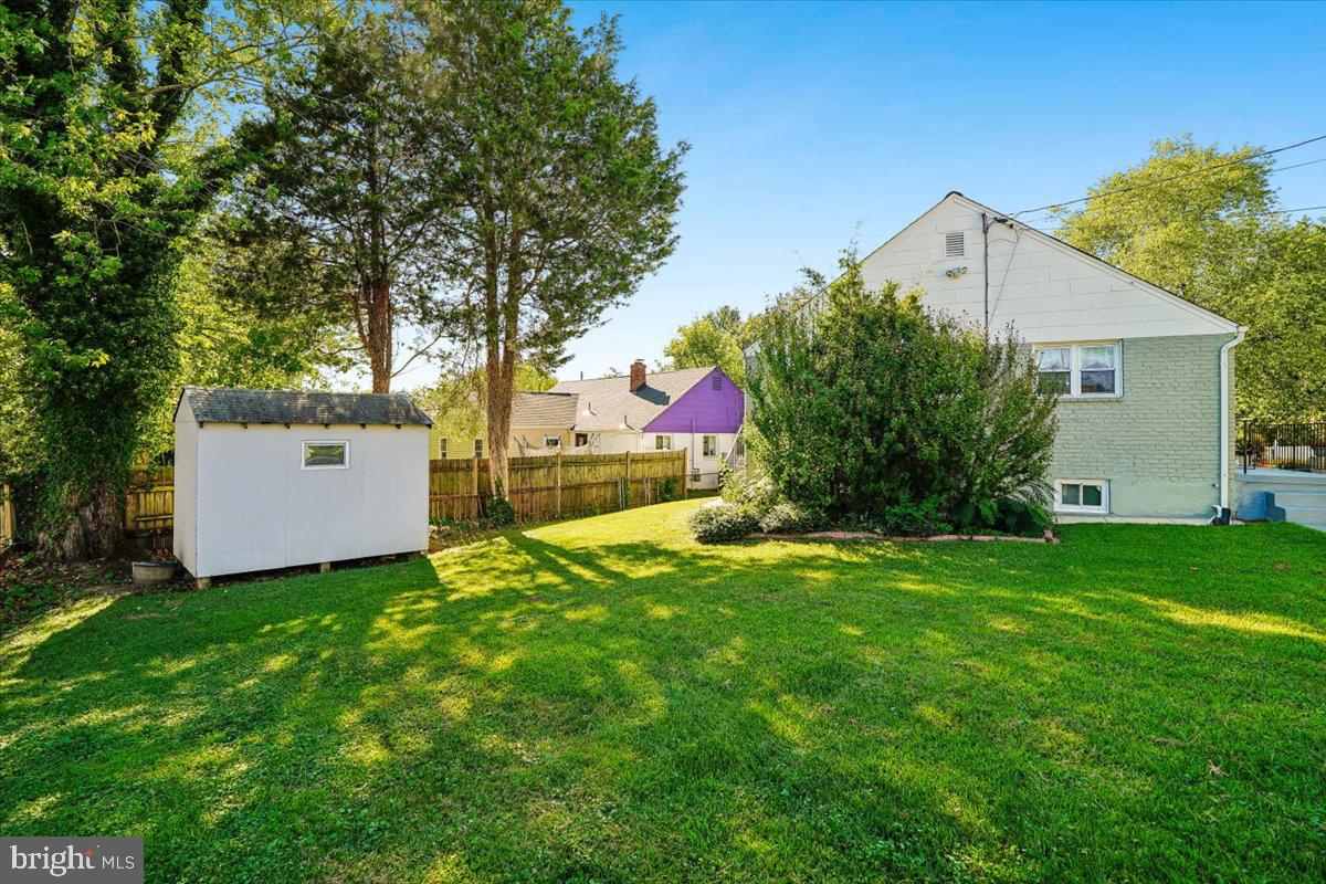 12706 Holdridge Road Silver Spring, MD 20906 - Photo 4 of 36 Gallery Image 4