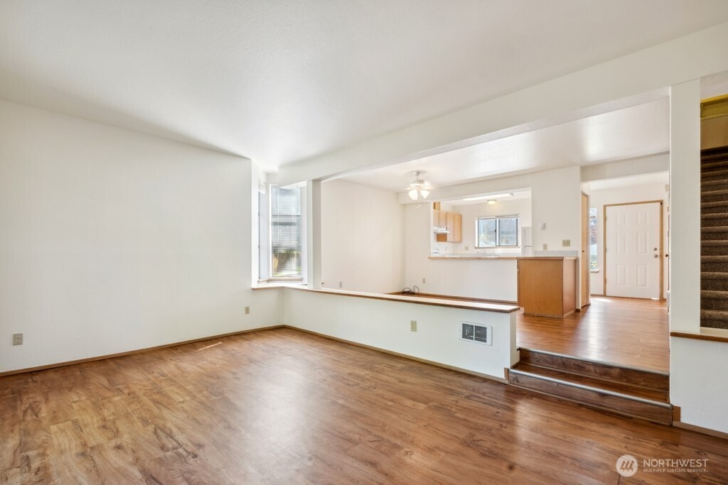 127 Union Avenue Northeast Renton, WA 98059 - Photo 4 of 26