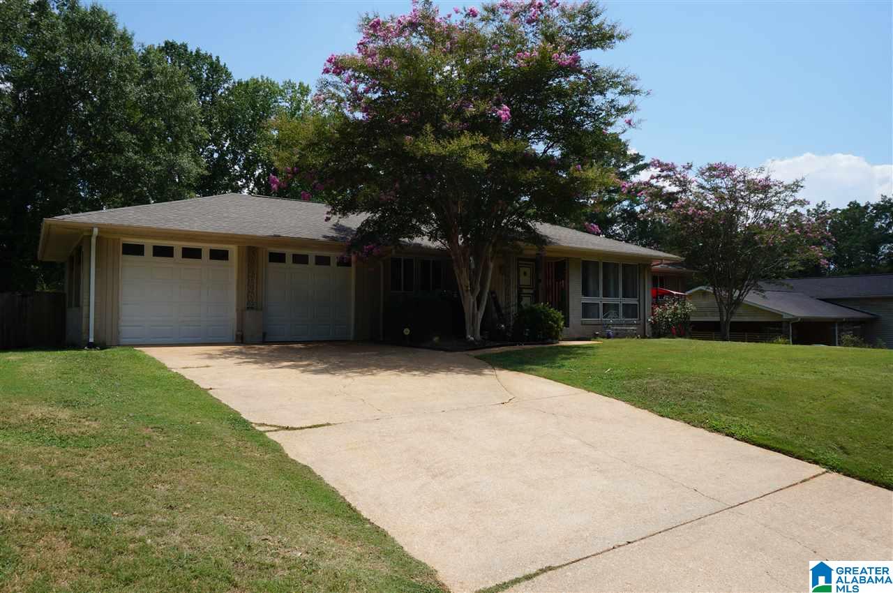 810 Pinecrest Road Sylacauga, AL 35150 - Photo 3 of 23