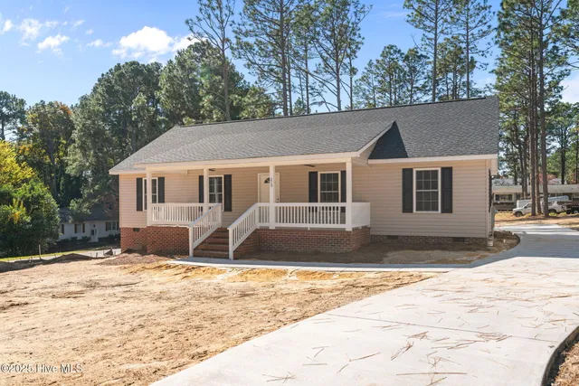 $319,000 | 215 Beech Street, Hamlet, NC 28345