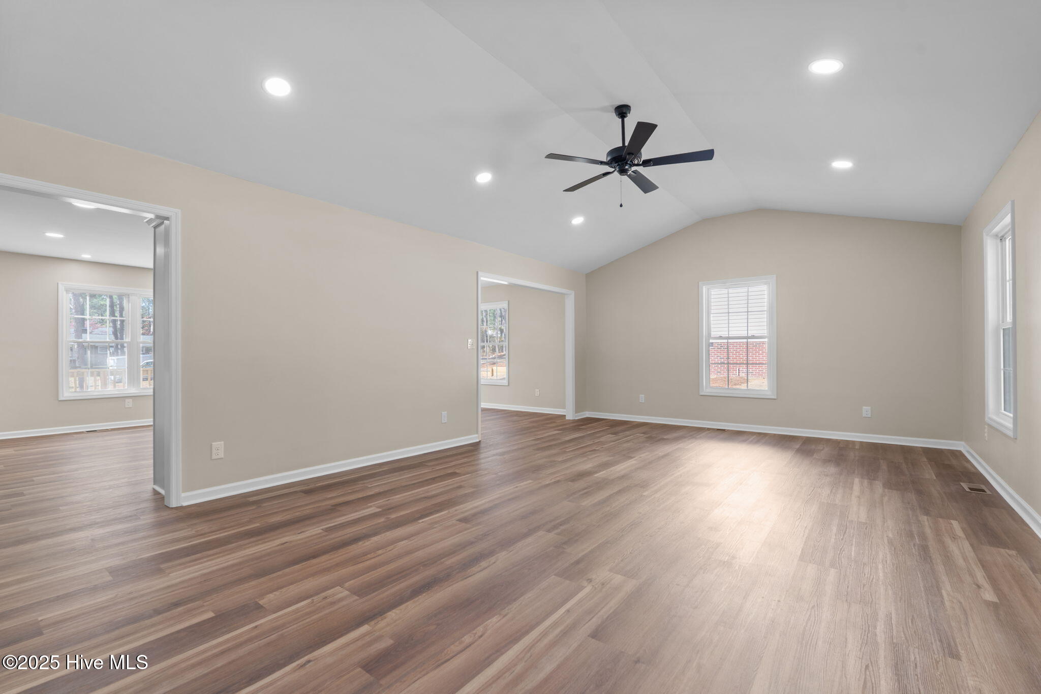 215 Beech Street Hamlet, NC 28345 - Photo 3 of 47 36-web-or-mls-DSC01173