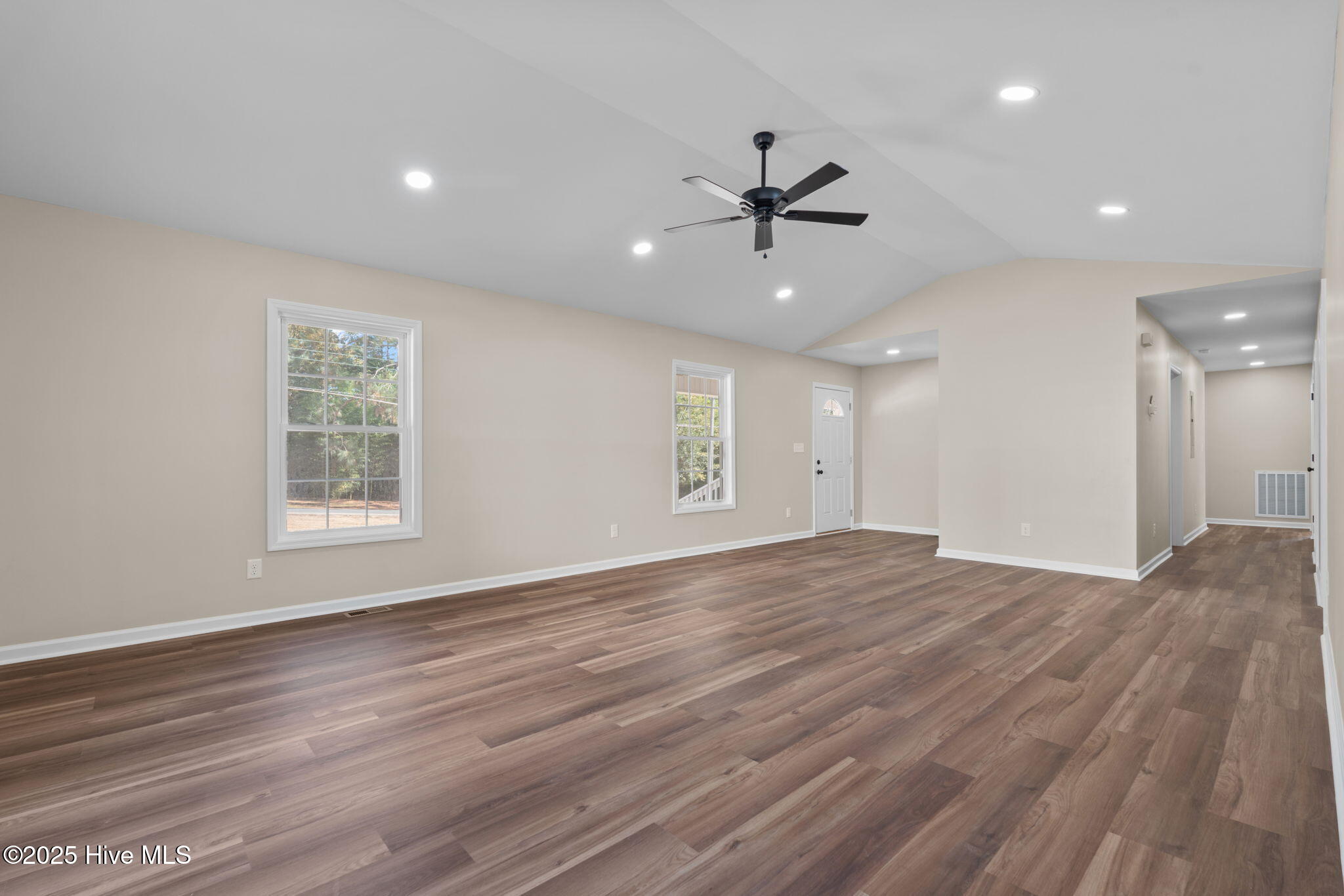 215 Beech Street Hamlet, NC 28345 - Photo 7 of 47 33-web-or-mls-DSC01164