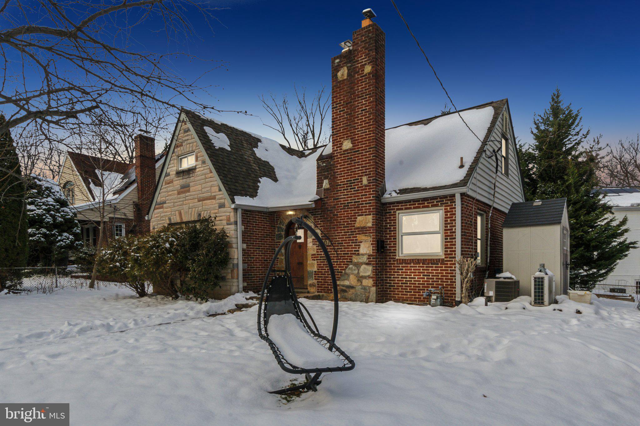 2007 Lansdowne Way Silver Spring, MD 20910 - Photo 3 of 40