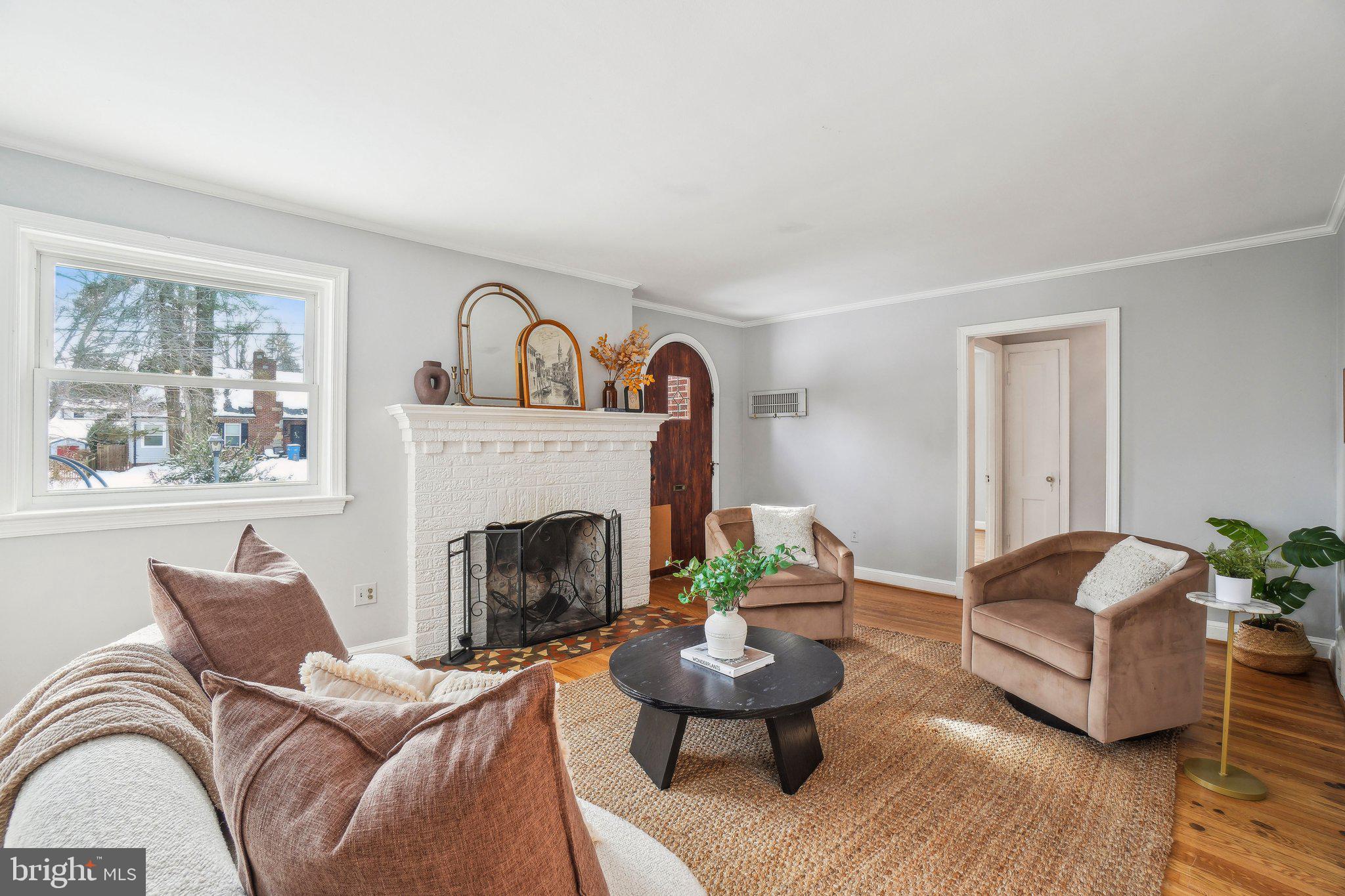 2007 Lansdowne Way Silver Spring, MD 20910 - Photo 4 of 40