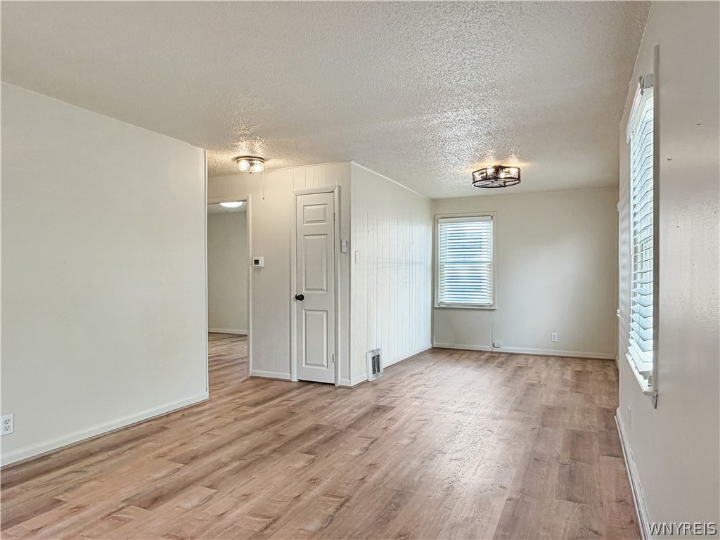 878 Beach Road Cheektowaga, NY 14225 - Photo 14 of 34 Living Dining