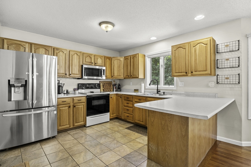 10 Scenic Road Westfield, MA 01085 - Photo 11 of 42
