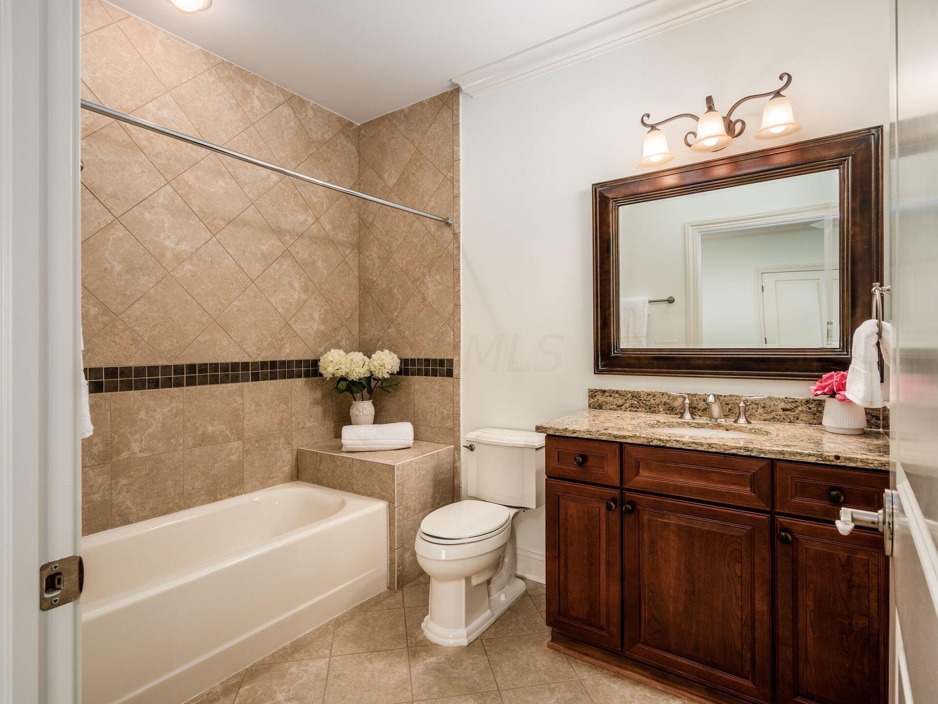 3175 Tremont Road, Unit 510 Columbus, OH 43221 - Photo 34 of 51 091_9959ba_A 3175 Tremont 078