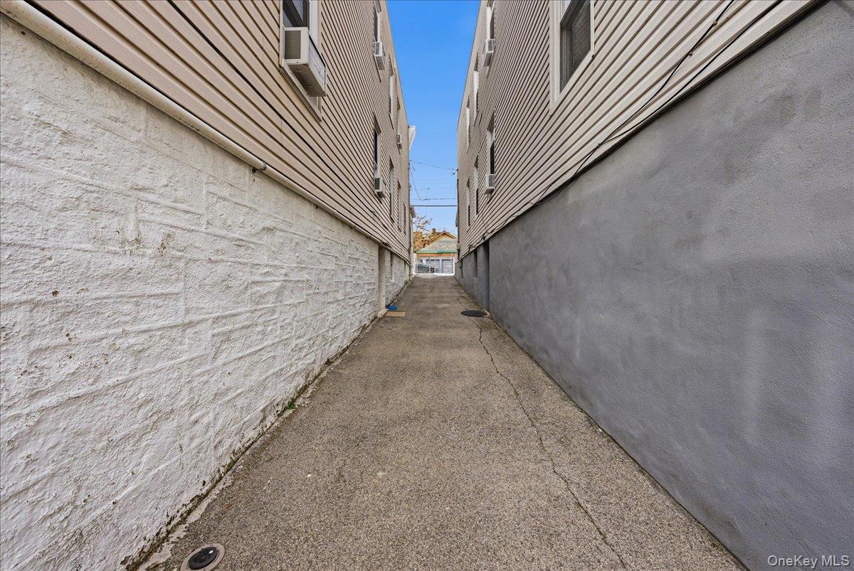 2304 Glebe Avenue Bronx, NY 10462 - Photo 31 of 36 a view of stairs