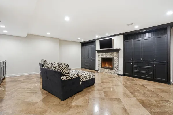 $2,495,000 | 1877 Banbury Road, Inverness, IL 60067