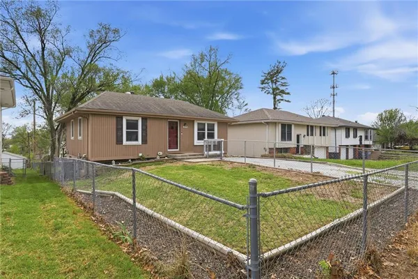 $185,000 | 5115 Northeast 46th Street, Kansas City, MO 64117