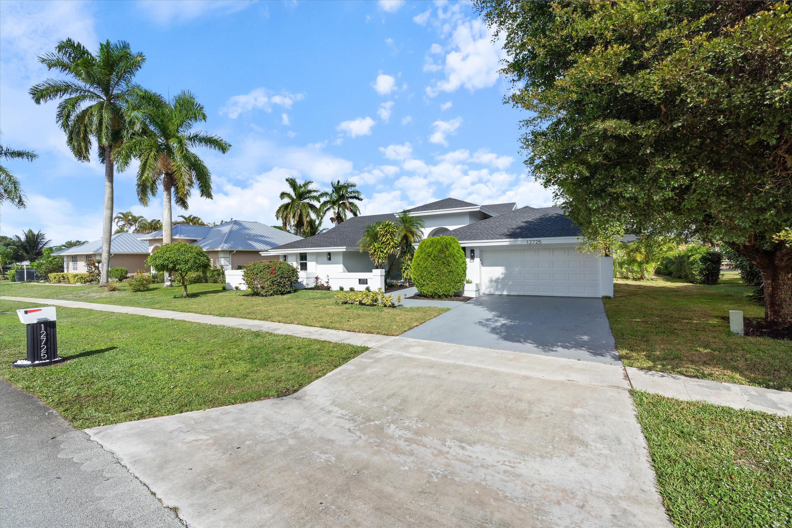 12725 Kingsway Road Wellington, FL 33414 - Photo 6 of 61 01-12725 Kingsway Road Wellington, FL-14