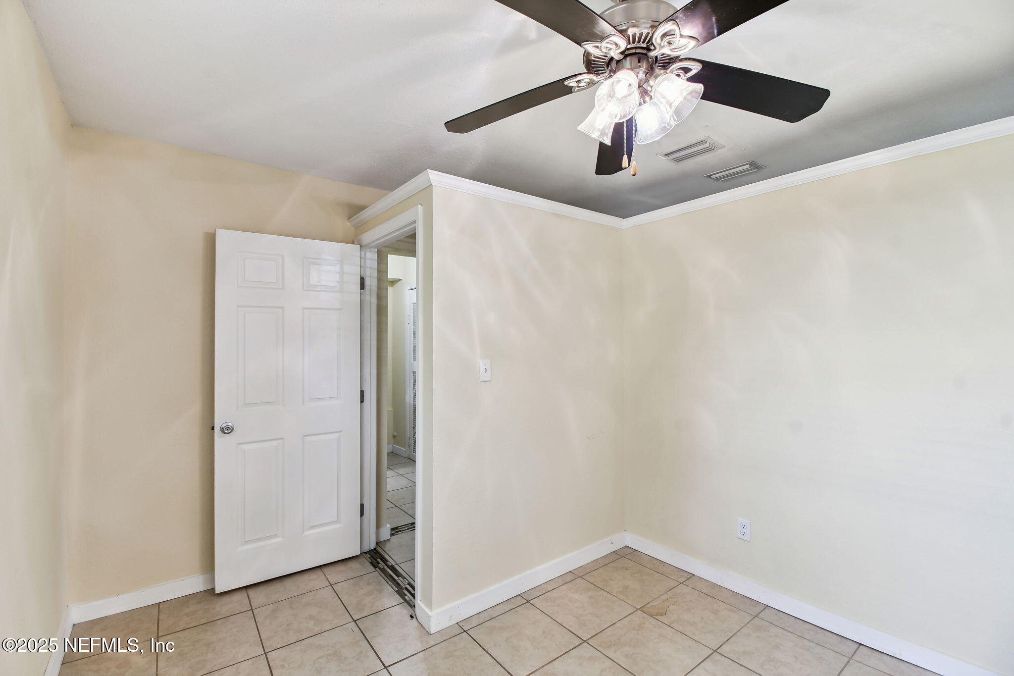 3039 Belden Street Jacksonville, FL 32207 - Photo 8 of 20 a view of an empty room