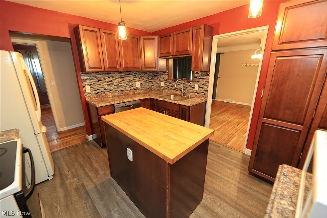 31679 Densmore Road Willowick, OH 44095 - Photo 7 of 24