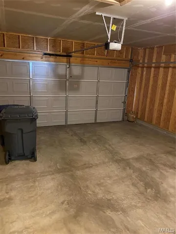 $2,400 | 518 Golden Leaf Court, Lake St. Louis, MO 63367