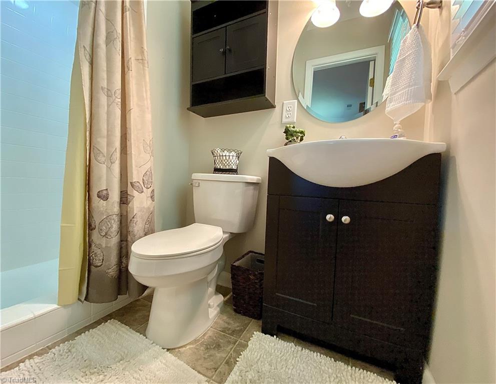 5816 Appling Road High Point, NC 27263 - Photo 24 of 39 Primary Bath