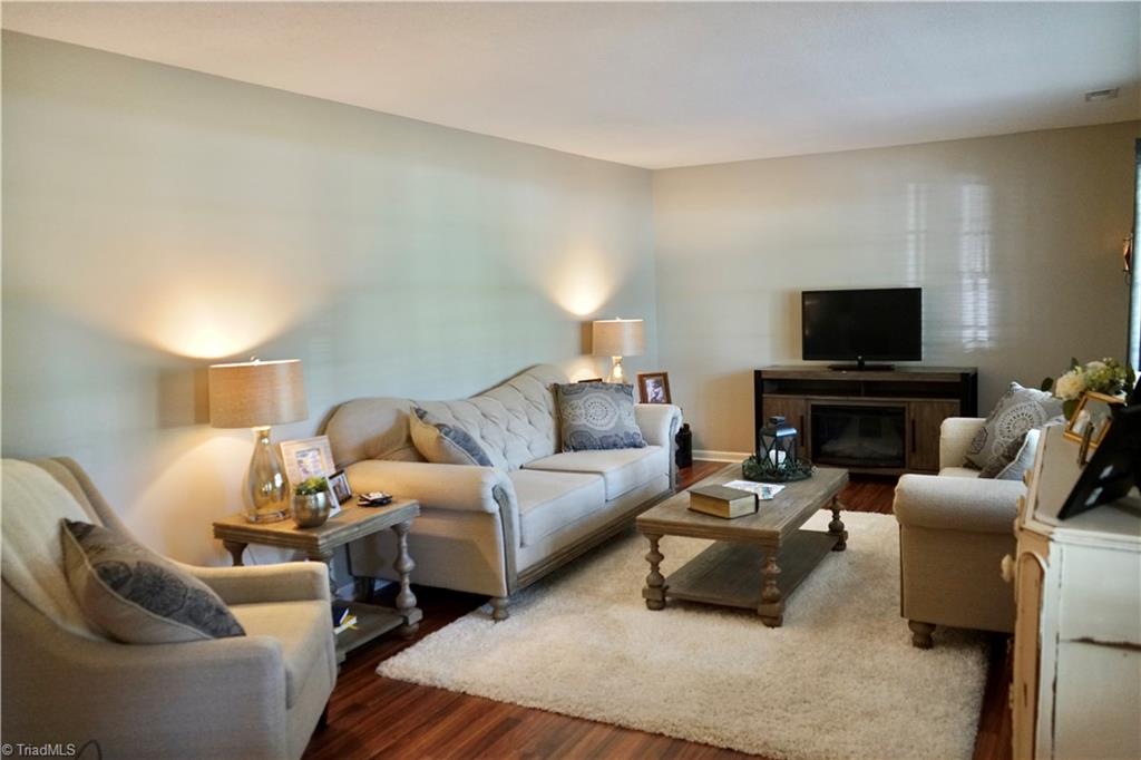 Den/Living Room