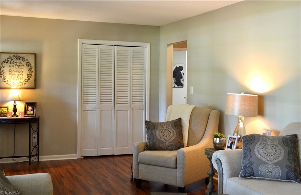 5816 Appling Road High Point, NC 27263 - Photo 9 of 39 Living Room Foyer