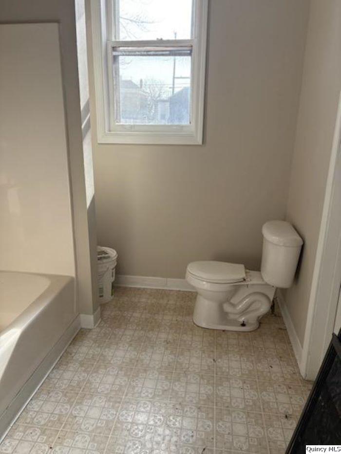 438 North 6th Street Quincy, IL 62301 - Photo 6 of 11