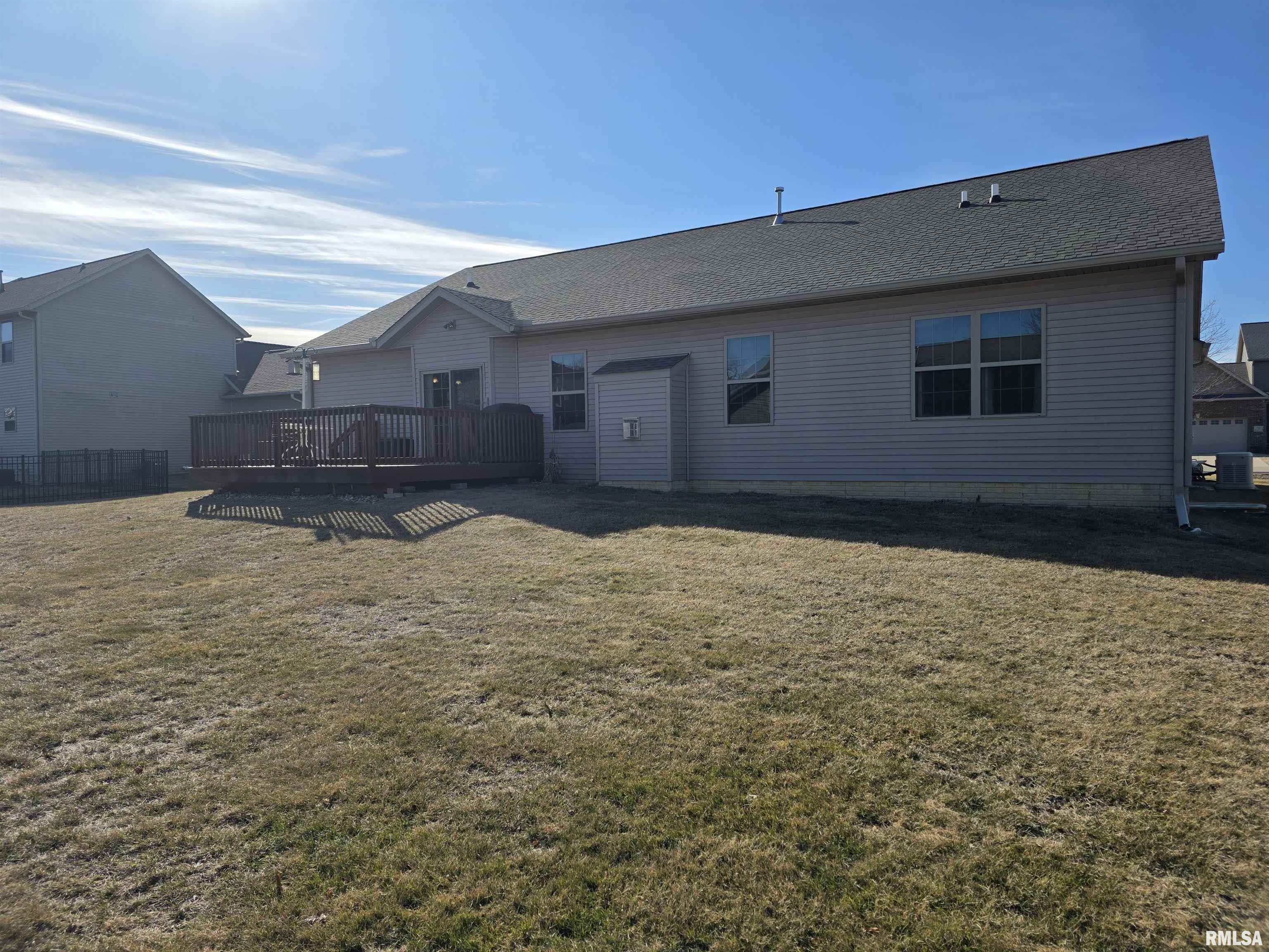 111 Miromar Lane Washington, IL 61571 - Photo 2 of 36