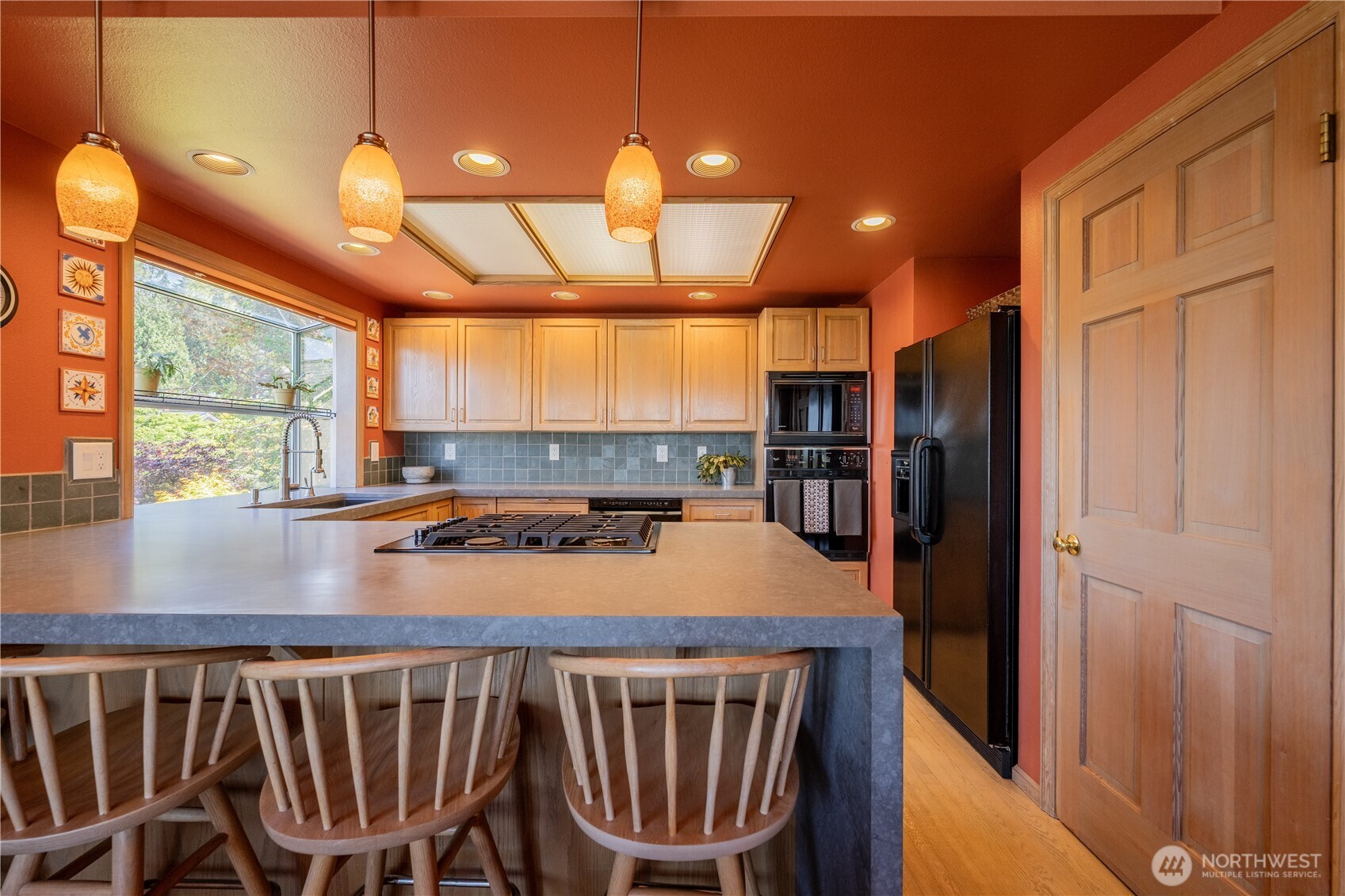 9297 44th Avenue Southwest Seattle, WA 98136 - Photo 13 of 40