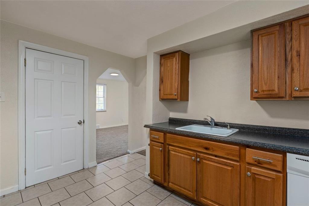 11130 Frankstown Road Pittsburgh, PA 15235 - Photo 5 of 25