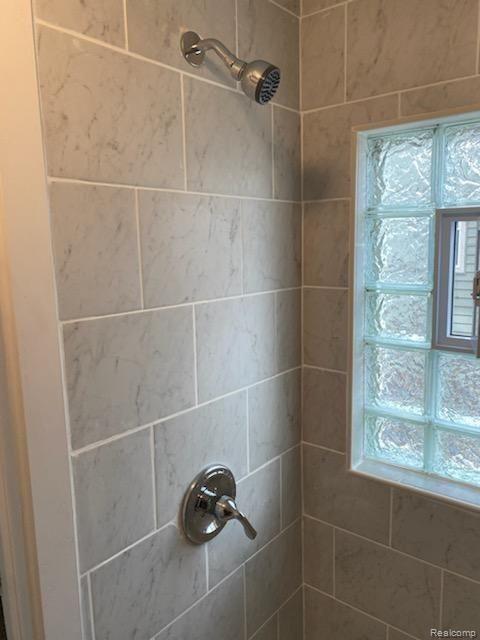 5900 Berkshire Street Detroit, MI 48224 - Photo 5 of 12 IMG-1667.JPG