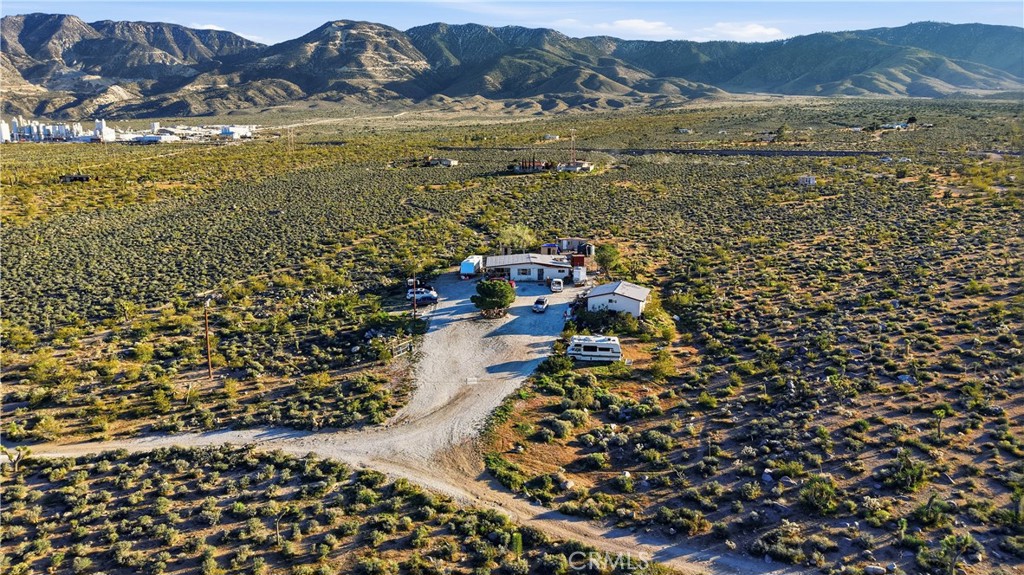 32787 Jagadon Road Lucerne Valley, CA 92356 - Photo 31 of 32 a view of lake and mountain