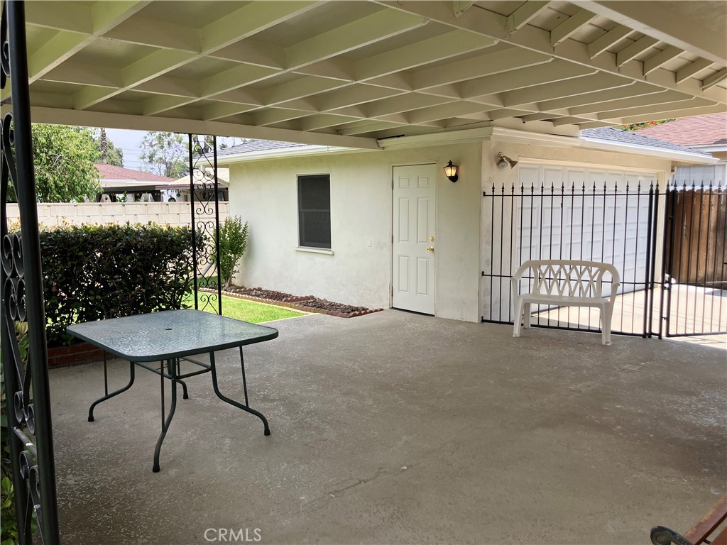 4621 Beverly Court Riverside, CA 92506 - Photo 18 of 26 patio