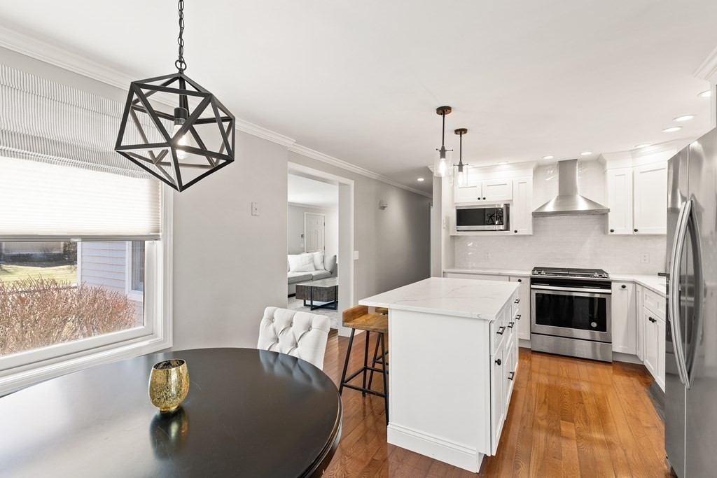 35 White Sisters Way Canton, MA 02021 - Photo 3 of 30