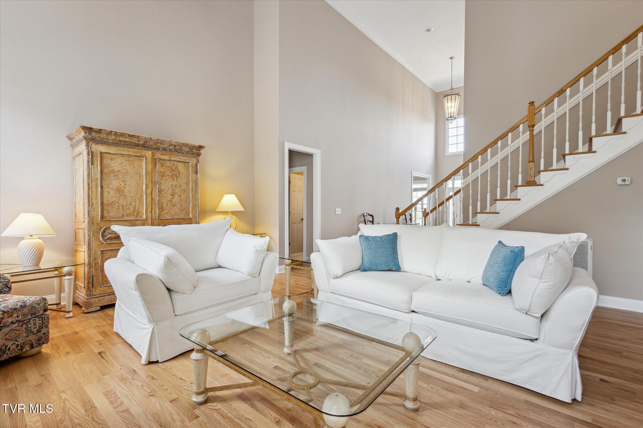 07-128-Reed-Cir-Johnson-City-TN-37601-Wi
