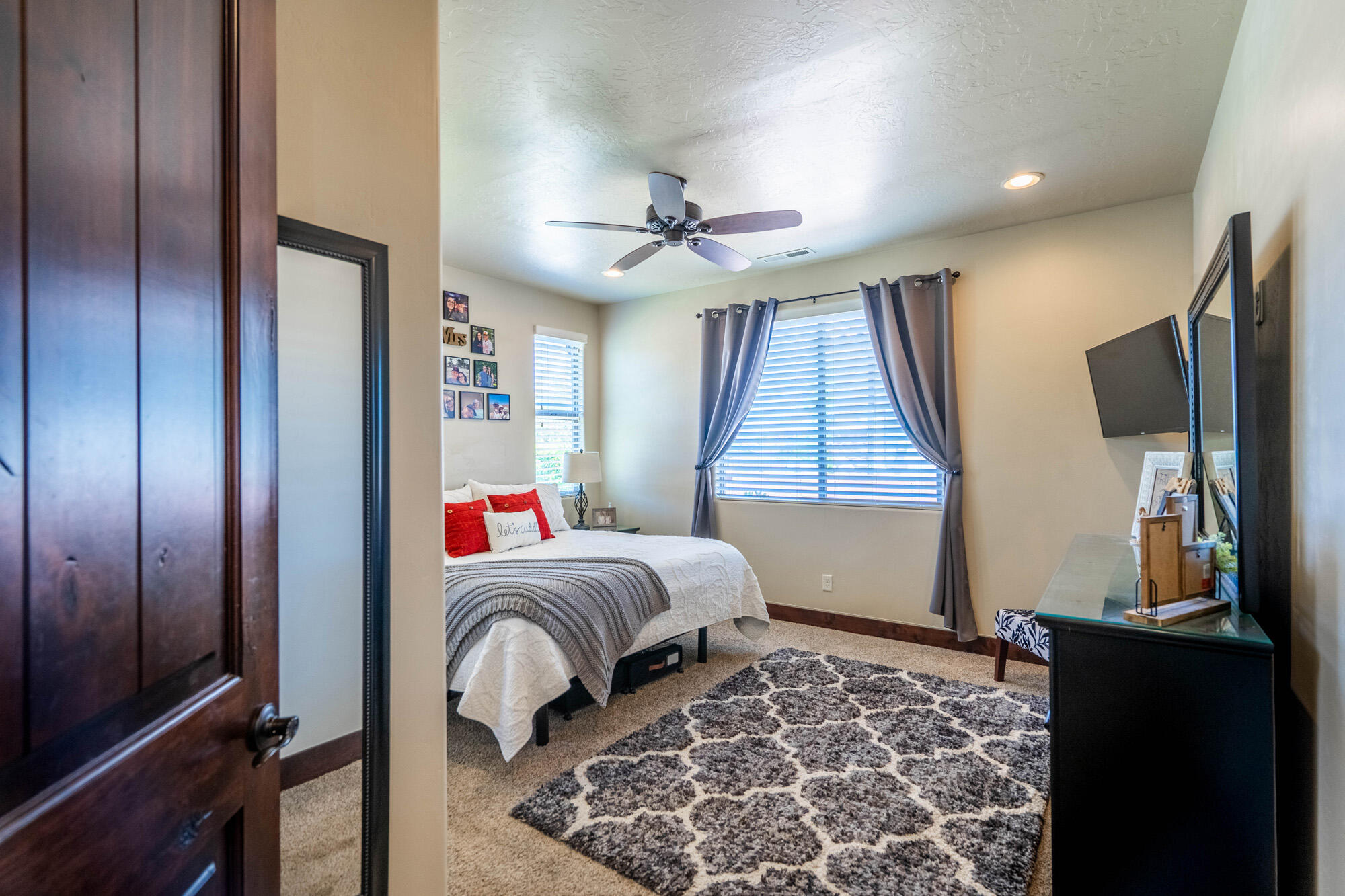 576 Sun Rock Way Washington, UT 84780 - Photo 13 of 26 576 Sun Rock Way-033